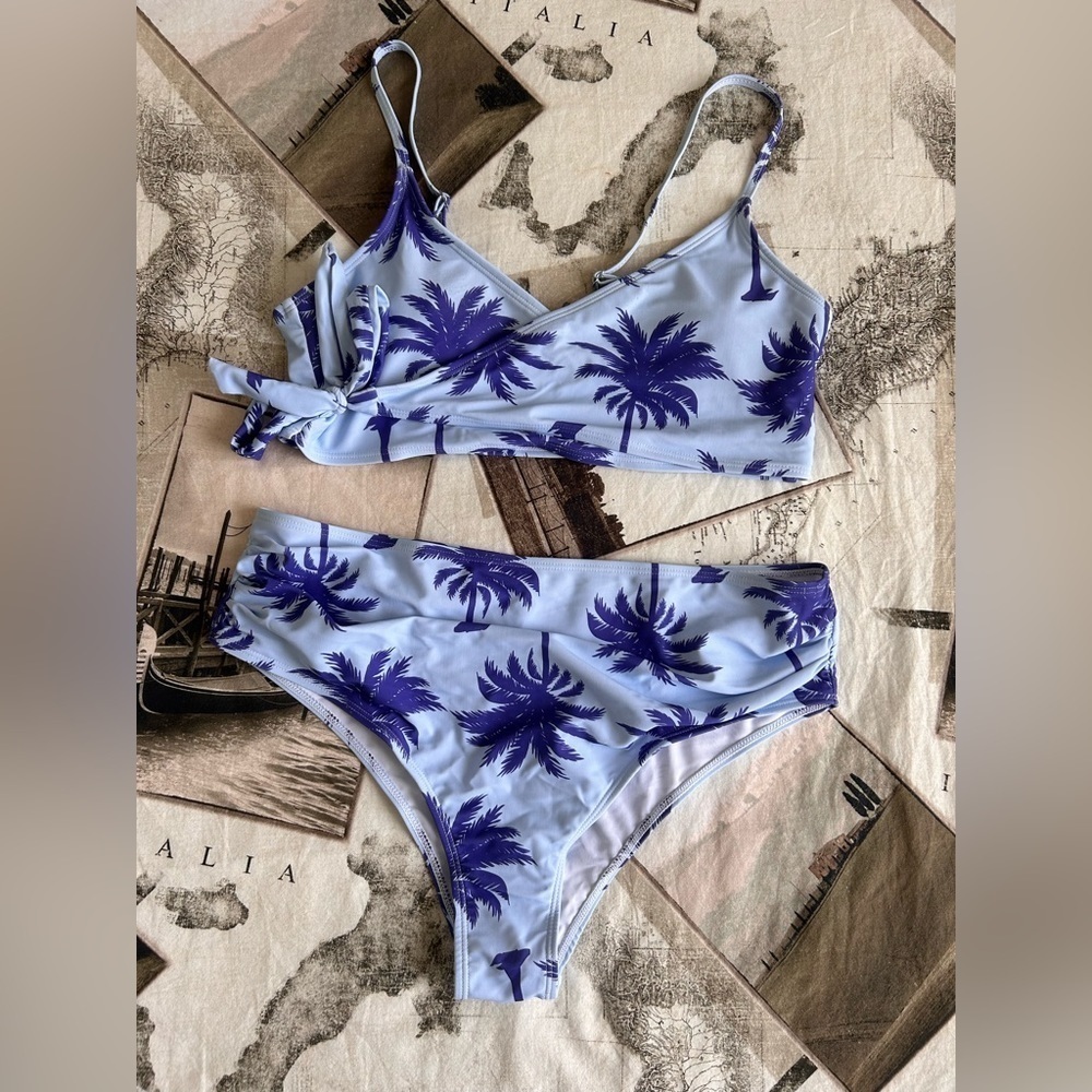 Shein Maternity Palm Tree Print
Knot Side Bikini Swimsuit
Size:M - Picture 7 of 8